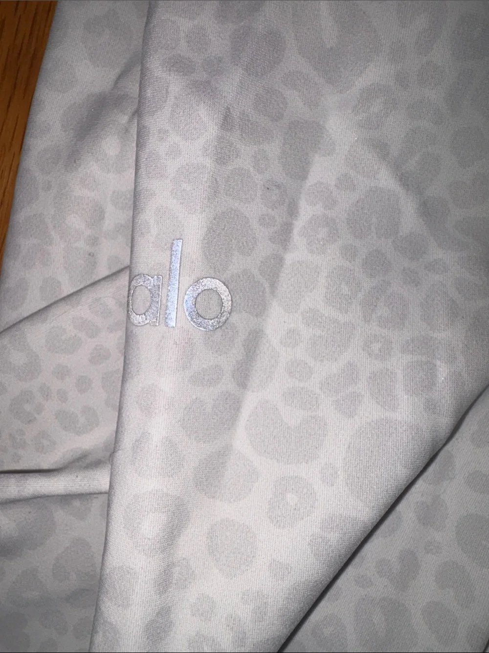 ALO Yoga Light Gray Leopard Print Leggings